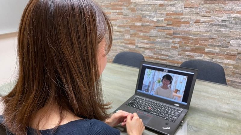 藤本なおよ先生への取材の様子